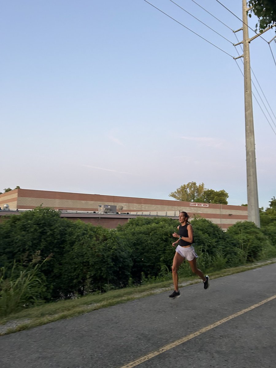SpewakR's tweet image. Grant’s Trail was the perfect place for a Wednesday morning speedwork session! Always a great time getting our crew together. #spewakracing #runstl