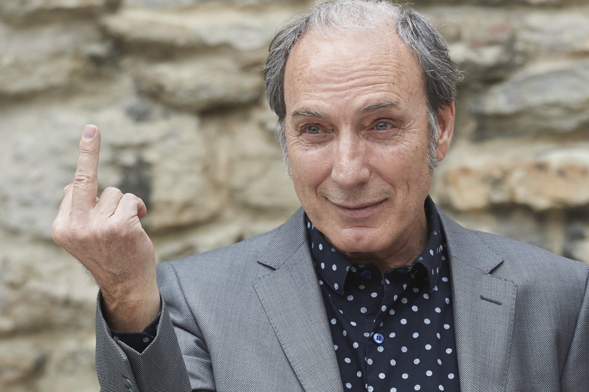 Se nos ha ido Eusebio Poncela, el actor más transgresor de las películas más transgresoras que marcaron mi adolescencia. Gracias por ser el mejor de los referentes y hacerme mucho más libre.
D.E.P.