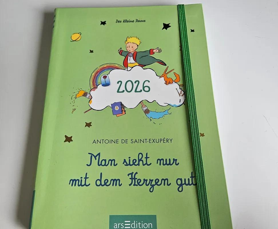 Ich habe mir schon mal einen neuen Kalender für 2026 geholt, damit ich alle (Mental Breakdowns einplanen und) Release days von cozy Games eintragen  kann✨️🧚‍♀️

selbstgekauft
