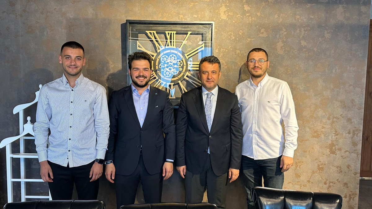 📍 Samsun 

Samsun Büyükşehir Belediye Başkanımız Sn. <a href="/halitdoganbsk/">Halit Doğan</a> ’ı ziyaret ettik. Nazik misafirperverliği ve biz gençlere verdiği değer için kendilerine teşekkür ediyorum.