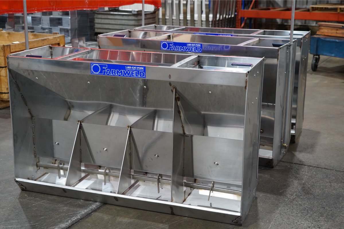 Farmweld1's tweet photo. Did you know Farmweld’s feeders are designed to reduce waste and improve feed-to-gain ratios? 

Better for your pigs. Better for your bottom line. 👏🏻 

#farmweld #feeders #pigequipment #pigfarmer #innovation https://t.co/d2sBSSPBPm