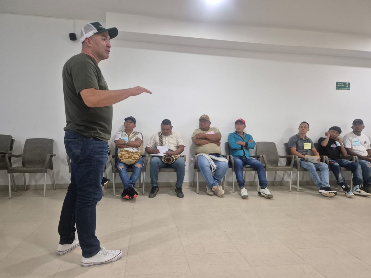 Ya estamos en Turbo, con los líderes y lideresas de Urabá, en el taller con la metodología del diálogo social que busca ayudar a mejorar las figuras del Gobierno Propio en las comunidades indígenas de Antioquia.
<a href="/GobAntioquia/">Gobernación de Antioquia</a> con <a href="/AmazonTeamOrg/">Amazon Conservation Team</a> Colombia.
