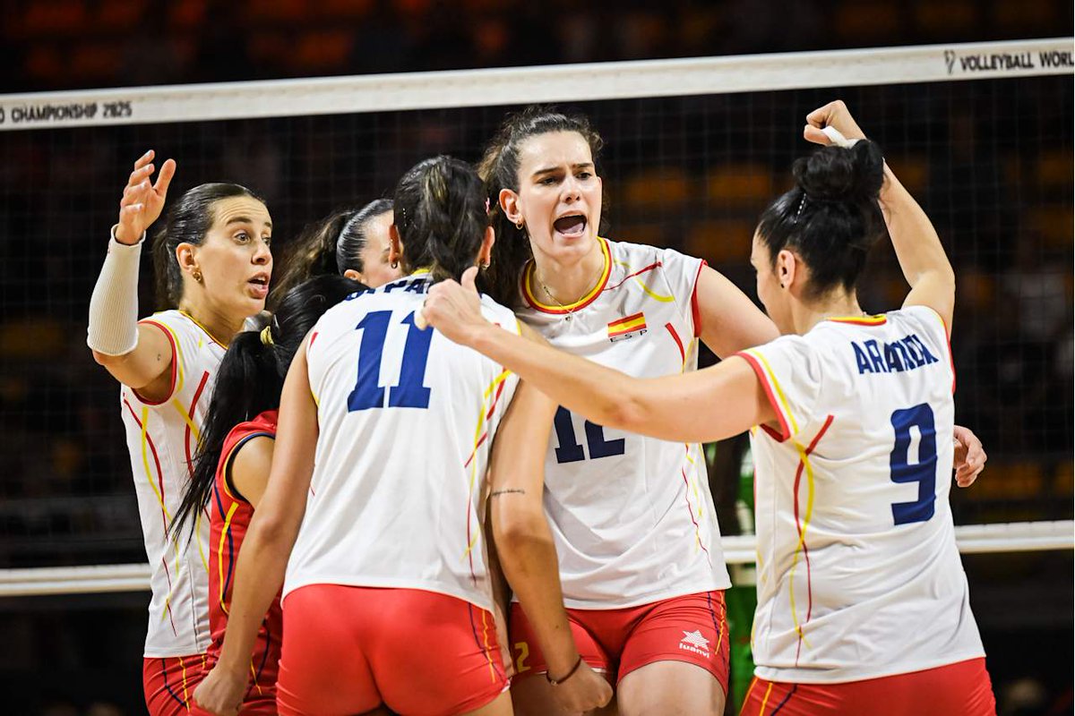 RFEVB (@rfevb) on Twitter photo 💥 HISTÓRICA VICTORIA DE @SELFEMVOLEIBOL
España supera a Bulgaria por 1-3 para dar un salto en el ranking mundial y ofrecer una despedida triunfal a la capitana <a href="/Mariasegura16/">Maria Segura</a>
Gran encuentro para despedir su 2ª participación en el Campeonato del Mundo
rfevb.com/n/espana-se-de… 💥 HISTÓRICA VICTORIA DE @SELFEMVOLEIBOL
España supera a Bulgaria por 1-3 para dar un salto en el ranking mundial y ofrecer una despedida triunfal a la capitana <a href="/Mariasegura16/">Maria Segura</a>
Gran encuentro para despedir su 2ª participación en el Campeonato del Mundo
rfevb.com/n/espana-se-de…