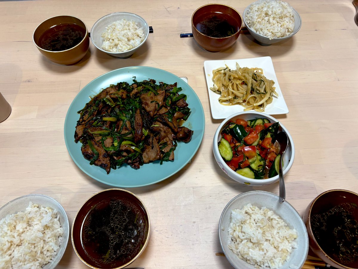 fSEr7MlIhc2cfNB's tweet photo. 昨日と今日の夜飯！ https://t.co/VRzczRAAU3