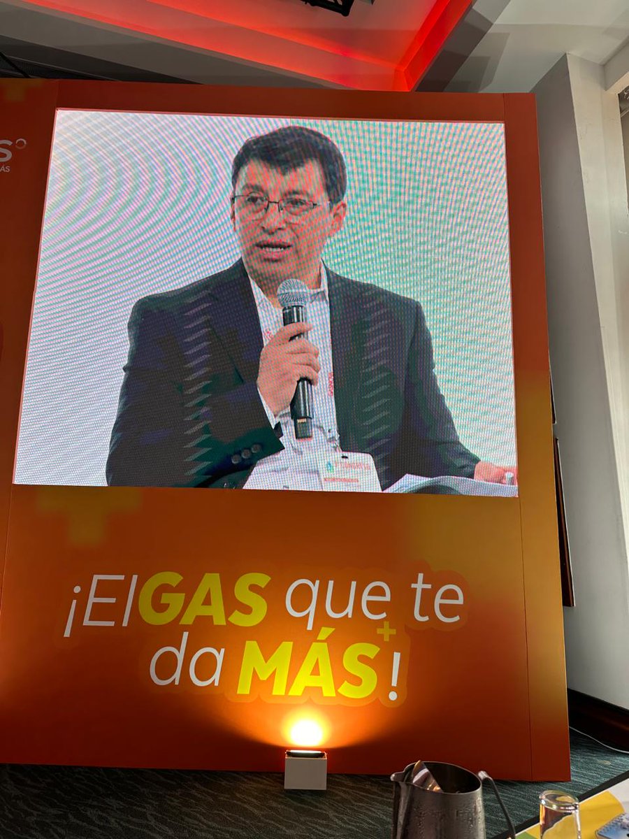 #CongresoGLPGasnova "Preocupa que el tema energético no sea prioritario para el gobierno, y no haya disponibilidad presupuestal para los subsidios al #GLP en pipeta. Los hogares más pobres del país se van a regresar a la leña", afirmó el Senador <a href="/FuelantalaR/">Richard Fuelantala Delgado</a>