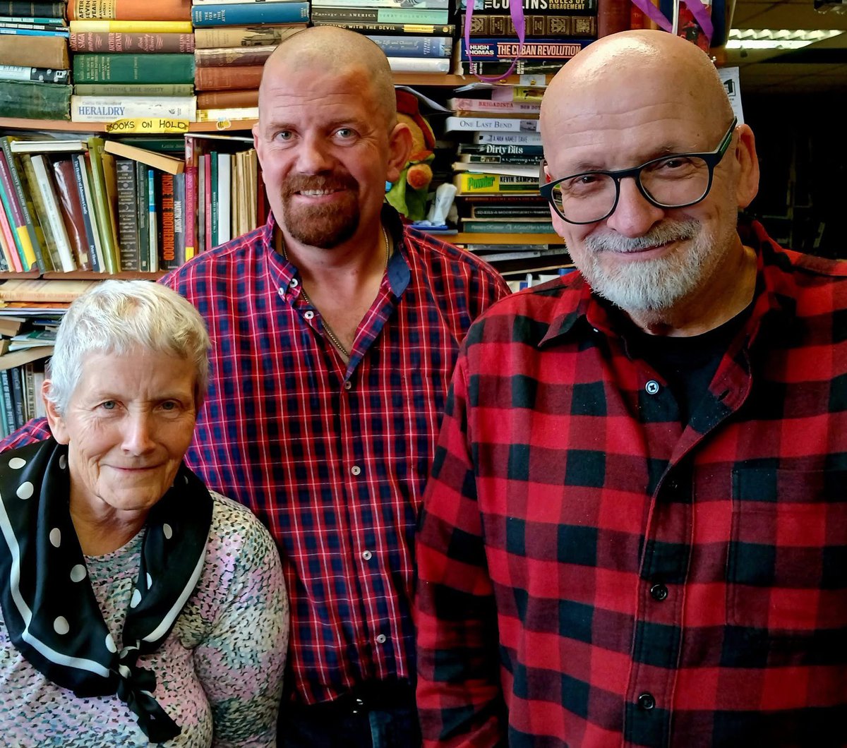 Roddy Doyle dropped into Red Books in #Wexford today. Pretty cool. 😎