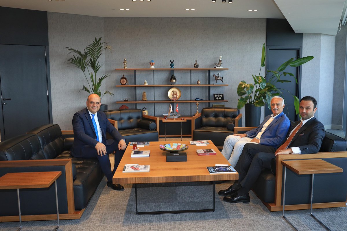 Türkiye Bankalar Birliği Genel Sekreteri Nurullah Bakır’ı <a href="/deikiletisim/">Dış Ekonomik İlişkiler Kurulu - DEİK</a>’de ağırladık.  

Ziyaretleri için teşekkür ediyorum.

<a href="/BankalarBirligi/">Türkiye Bankalar Birliği</a> 
#İşimizTicariDiplomasi