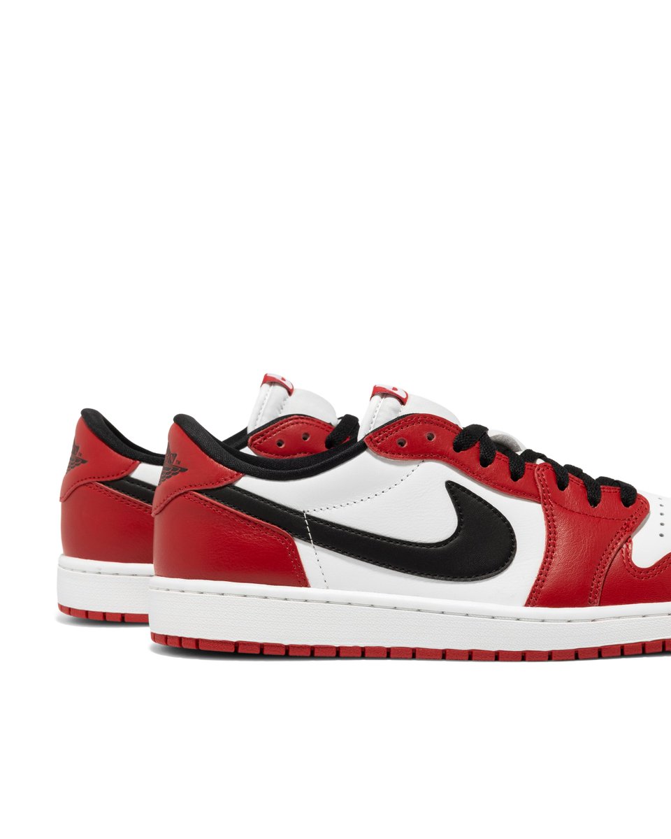 MrUnloved1s's tweet image. An in depth look at the retail Air Jordan 1 Low OG “Chicago”
Release Date: November 15, 2025
Price: $145
Shot by @jordankeyser 

A complete retooling of the AJ1 OG low.
First seen on the Quai and Wmns Washed Teal earlier this year. Most recently seen on the Nigel’s “Better with…