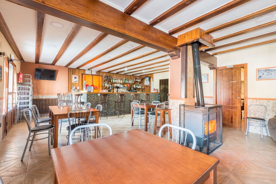 🦋 Descubre nuestros asociados
🌟 Hostal Isabel en #Bronchales : un punto de partida perfecto con habitaciones y apartamentos 🛏. Ideal para familias y grupos.
🍽️🍻 Restaurante y cafetería: sabores de siempre
 albarracinturismo.com/item/hostal-is… y hotelbronchales.es

#SierraDeAlbarracín