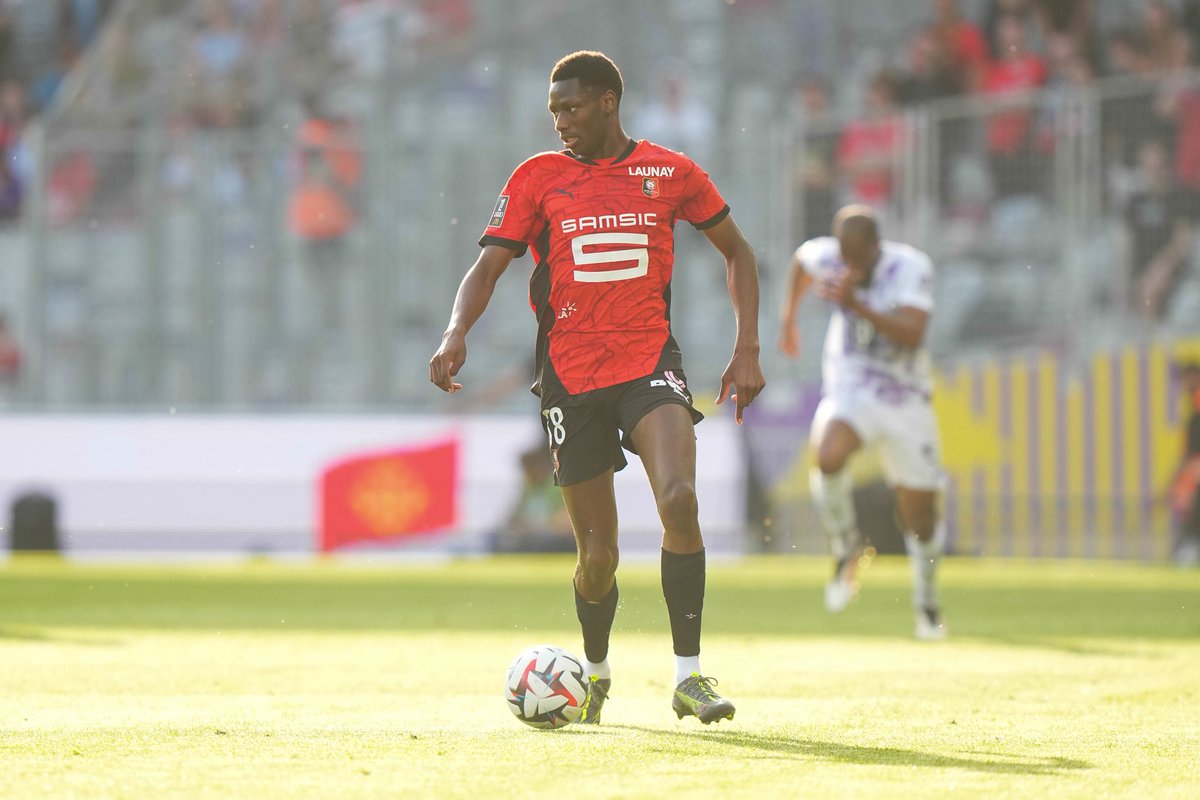 _BeFootball's tweet image. 𝗟𝗘 𝗖𝗘𝗡𝗧𝗥𝗘 𝗗𝗘 𝗙𝗢𝗥𝗠𝗔𝗧𝗜𝗢𝗡 𝗗𝗘 𝗥𝗘𝗡𝗡𝗘𝗦 𝗘𝗦𝗧 𝗦𝗨𝗥-𝗥𝗘𝗣𝗥𝗘́𝗦𝗘𝗡𝗧𝗘́ 𝗘𝗡 𝗘𝗗𝗙 🤯❤️🖤

𝐸𝑛 𝐴 :

🇫🇷 Doué
🇫🇷 Dembélé

𝐸𝑛 𝐸𝑠𝑝𝑜𝑖𝑟𝑠 :

🇫🇷 Tel
🇫🇷 Jacquet
🇫🇷 Cissé
🇫🇷 Ugochukwu
🇫🇷 Méïté 

𝗖’𝗘𝗦𝗧 𝗙𝗢𝗥𝗧.