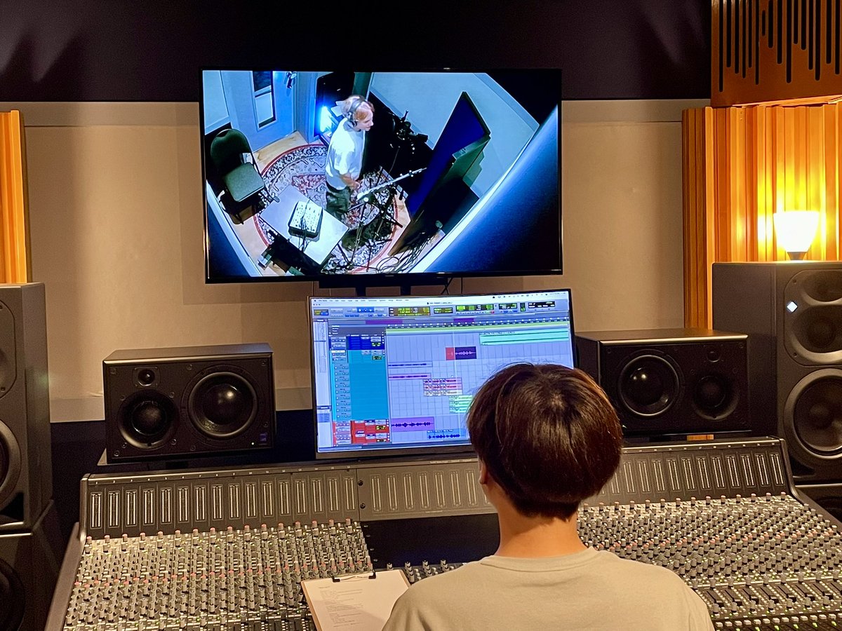 弱冠18歳の才能溢れる逸材を発掘‼️

24時過ぎてもまだレコーディングやっております🎙️