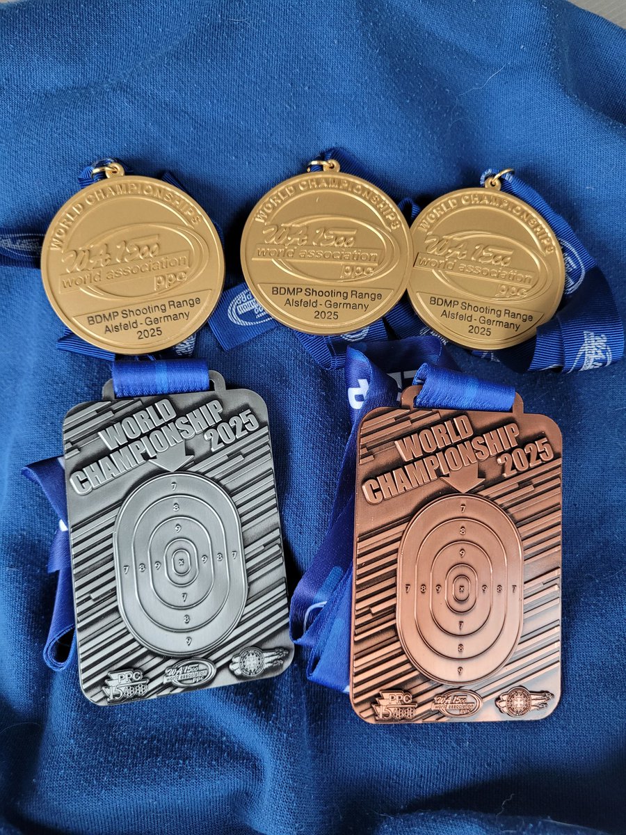 Ett världsmästerskap till i boken. 5 medaljer denna gång.
Skyttesverige är stora i internationella mästerskap. Inte bara nån som tar då och då. I PPC är vi framme varje gång och plockar guld. Trots allt motstånd för att få behålla tävlingsredskapen.
#svpol #svpolitik