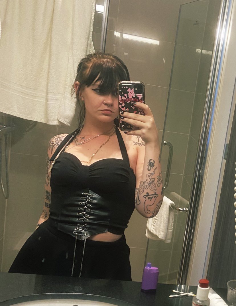 I am you superior

Beneath me is where you belong

Your obsession starts here.
You ache for my attention.
You crave my control.
And you know you'll never get enough.🥱