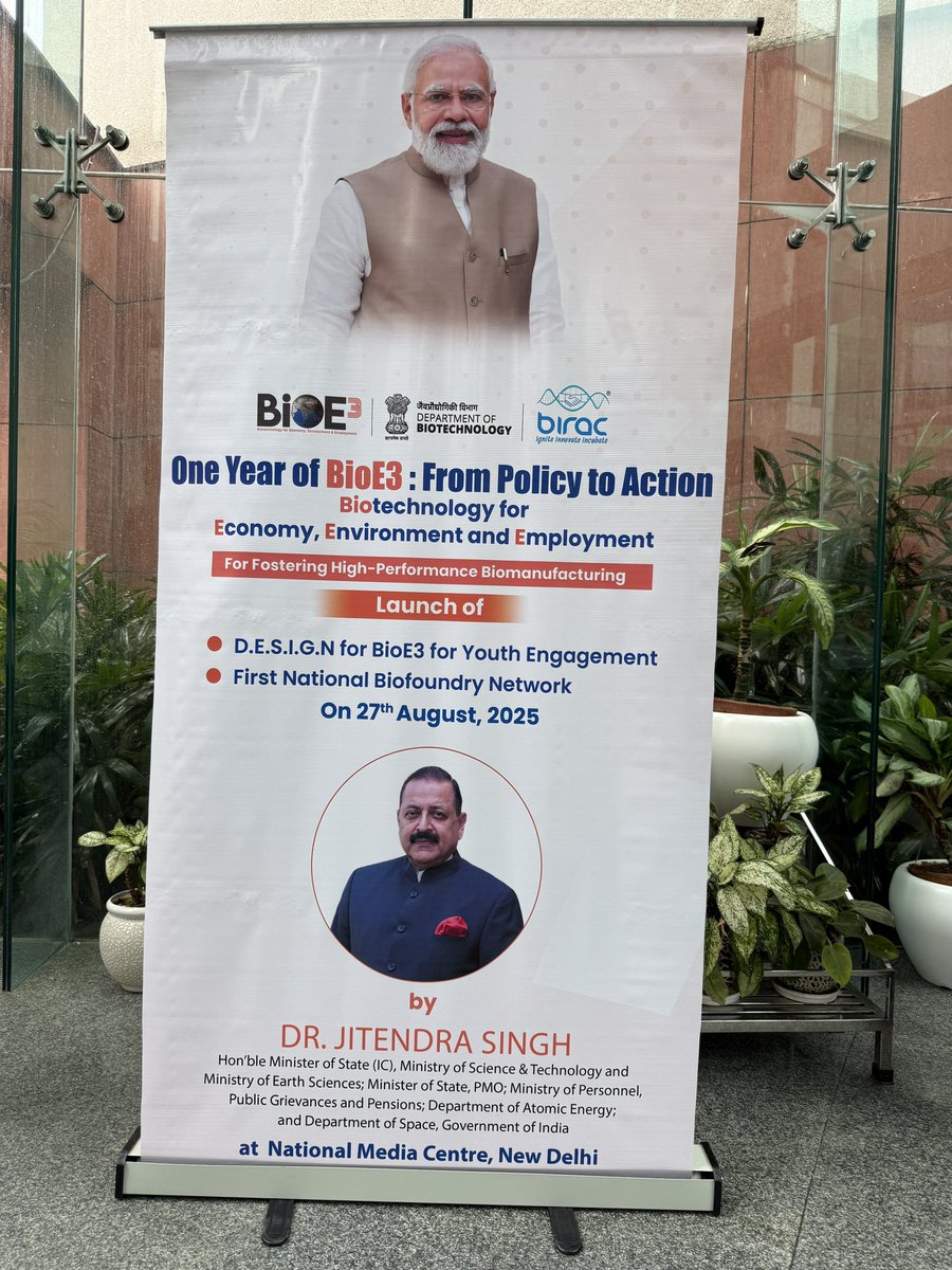 ICGEBNewDelhi's tweet image. At the first anniversary celebrations of the #BioE3 Policy today at the National Media Centre, @ICGEBNewDelhi’s pioneering work on #CarbonSequestration using #Microalgae received a special mention by the @PrinSciAdvGoI , Prof. Ajay Kumar Sood. A proud moment for the ICGEB…