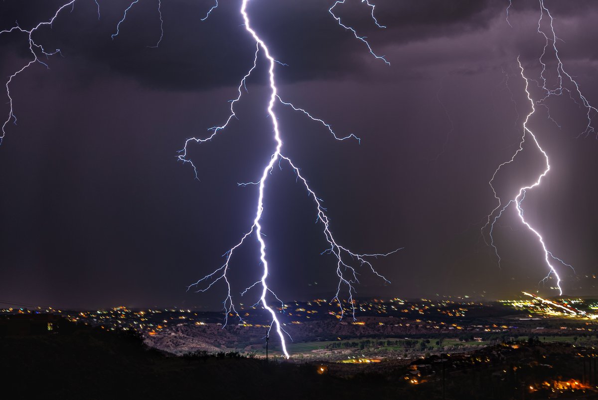 A hole in one!  In all my years of shooting storms in Rio Rico, I've never captured a strike deep within the Sonoita Creek wash area. This bolts last night struck right on the old golf course and when you zoom in you can even see upward leaders near the main strike! #azwx