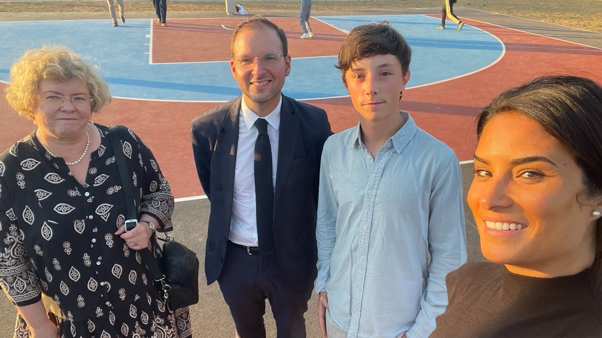 Nous étions présents à l’inauguration de la nouvelle Plaine des sports des Grès aux Hauts-de-Cergy. 

Un espace moderne et accessible propose des terrains de pétanque, de basket 3x3, de teqball ainsi que des aires adaptées à différents sports et loisirs. #Cergy a besoin de