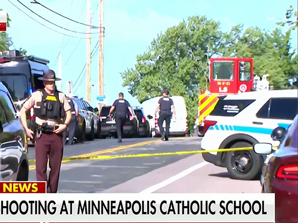 TMZ's tweet image. #DEVELOPING 🚨 Huge Police Response to a Minneapolis Catholic School Shooting At Least 20 People Injured tmz.me/AKMBKAn