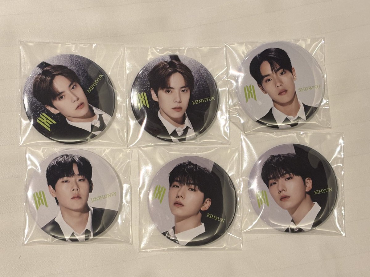 HAL__s2w's tweet photo. MONSTA X モネク モンエク グッズ 缶バッジ 交換

譲  ▶︎  ミニョク キヒョン ショヌ ジュホン

求  ▶︎  チャンギュン ヒョンウォン

28日会場で交換可能な方はリプまたはDMまでお願いします🙇🏻‍♀️ https://t.co/FDsRN9uUip
