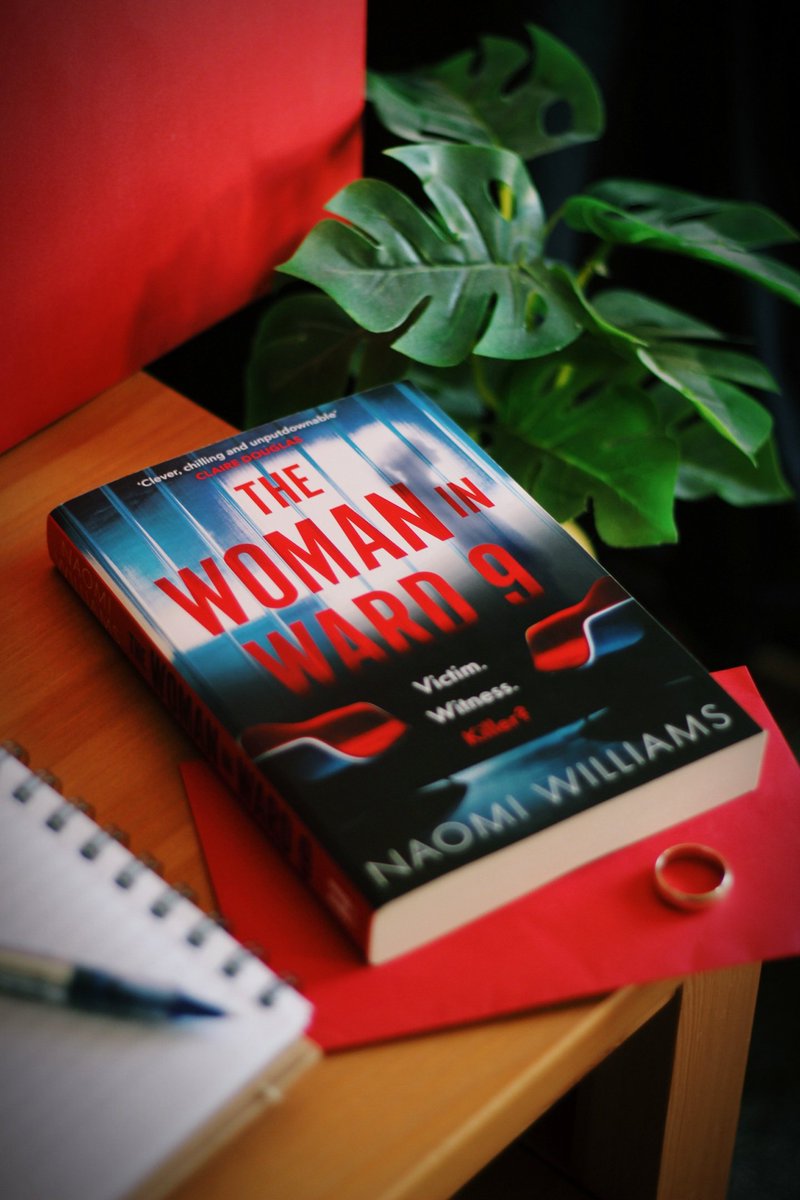 Emily 📚 tweet media