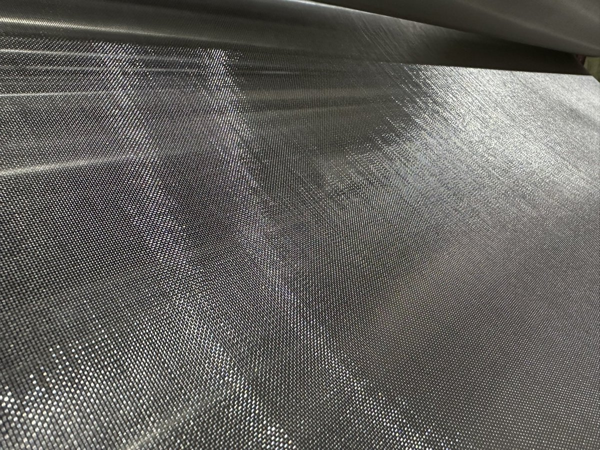 Monel 400 "high-performance" alloy sieve is mainly used in extreme corrosive environments or special working conditions that ordinary stainless steels (such as 304, 316) cannot compet. It is one of the indispensable "trump cards" in industrial materials.