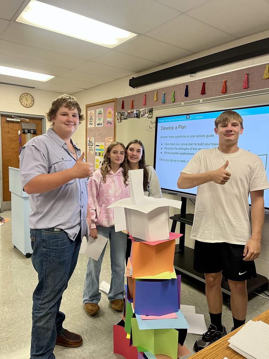 🖥️👩‍💻 Computer Science in Action! 👨‍💻🖥️
Mrs. Glenn’s students are building paper towers 🏗️📄 to practice planning, teamwork, and problem-solving 💡🤝. #WCHShappenings