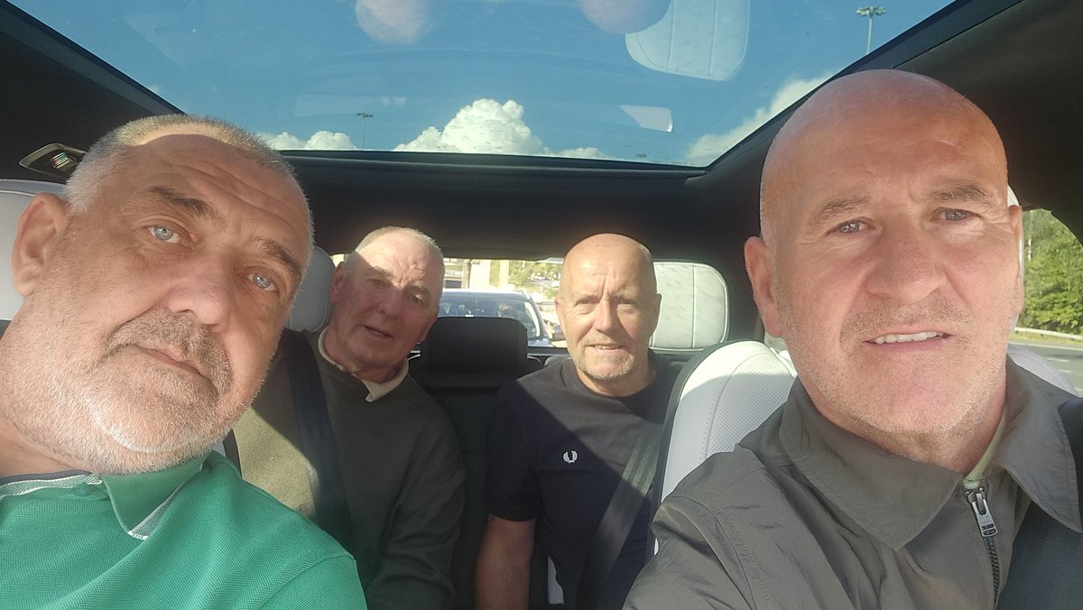 Burnage Reds and the old boys from Stockport <a href="/gary302/">Gary Thompson</a> and Les on the road to Grimsby a new ground for us all. UTFR 🇾🇪 🇾🇪 🇾🇪  <a href="/Wingy_1971/">Stephen Lee</a>