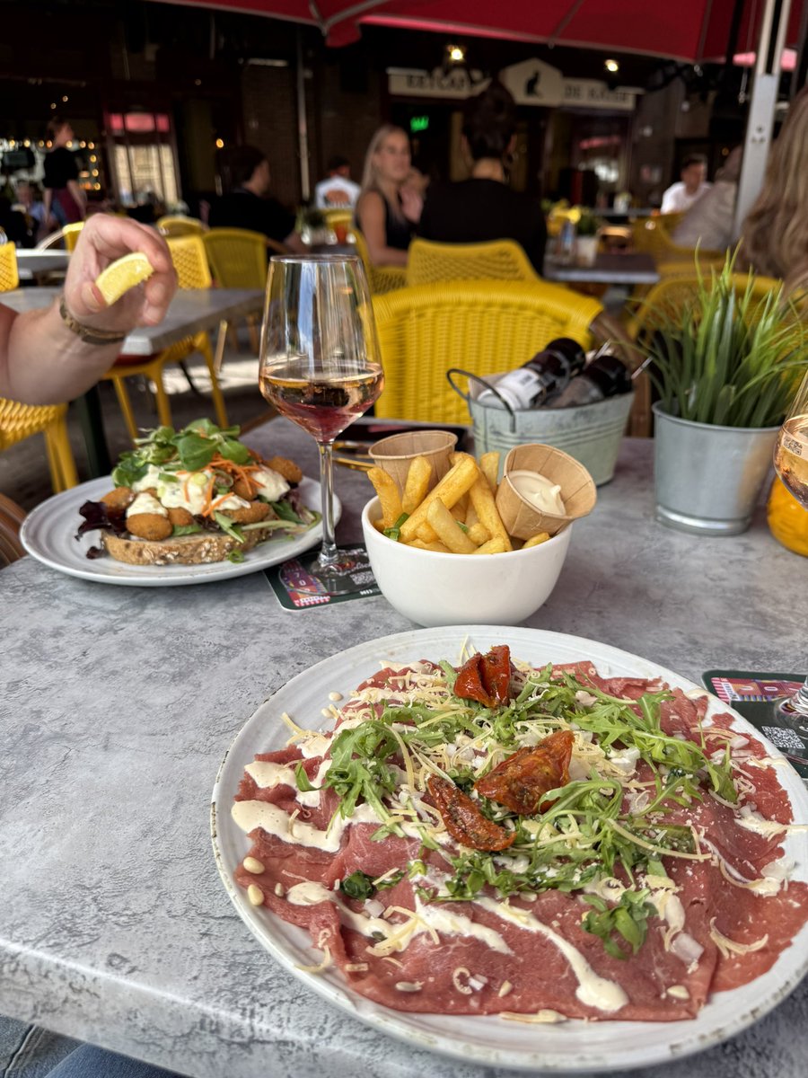 𝑆𝑡𝑒𝑟𝑟𝑒 tweet media