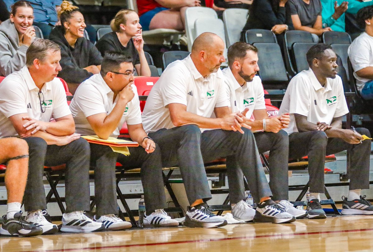 Sneak peak of some game action, Great White North editon🤫
🗞️: bit.ly/45Fu7VK

#UNDproud | #LGH