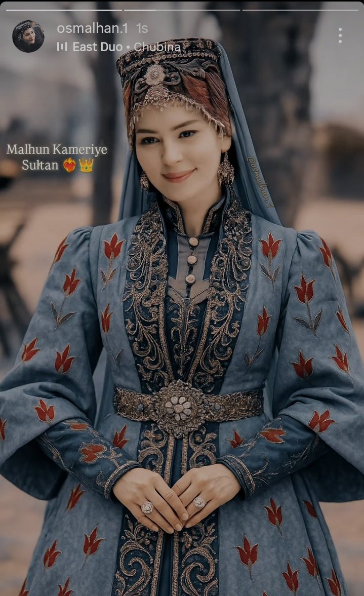 Osman'ın kameriyesi Osman bu genç Malhunu bir daha görmeyi çocuk yapmayı çok hak ediyordu bu güzellikten neden mahrum kaldı belkide ilk defa dudaklarından kameriyem laffını duyacaktık osmanın güzel kameriyesi genç Malhun çok güzelsin #KuruluşOsman #MalhunSultan #OsMal