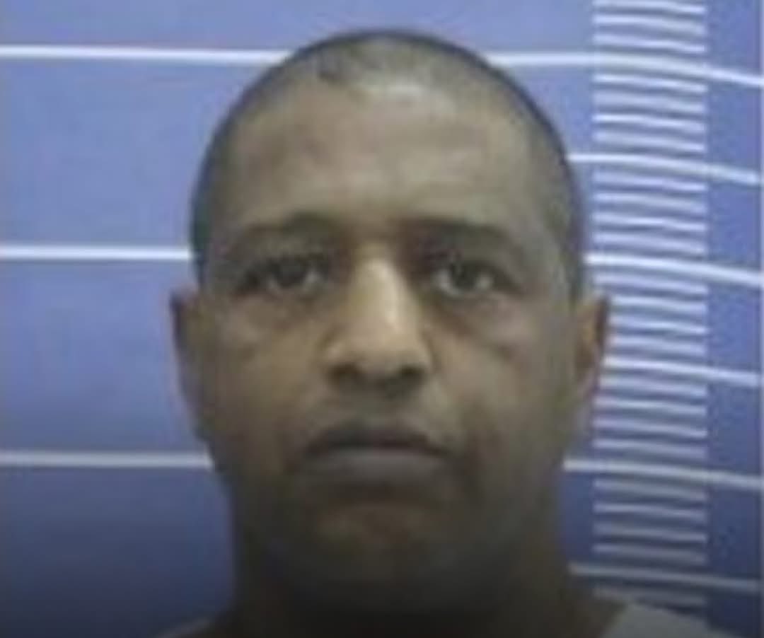 O chefe da facção Povo de Israel (PVI), Avelino Gonçalves Lima, de 54 anos, conhecido como Alvinho ou Vilão, morreu de câncer na última quinta-feira. Ele estava internado em um hospital particular, no Grajaú, na Zona Norte do Rio.