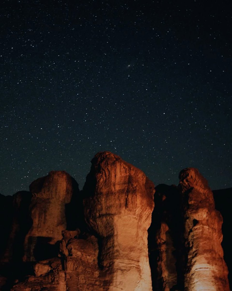 ¿Sabías que?

Cada agosto, el desierto del Negev se convierte en el lugar ideal para observar las estrellas 🌌✨

Con la lluvia de meteoros  iluminando sus cielos oscuros, es pura magia celestial sobre el cráter Ramón y el parque Timna.

#israelaheli