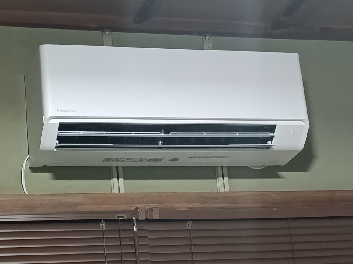 おNEWエアコン設置！これで今晩から安心して寝れる😴😴