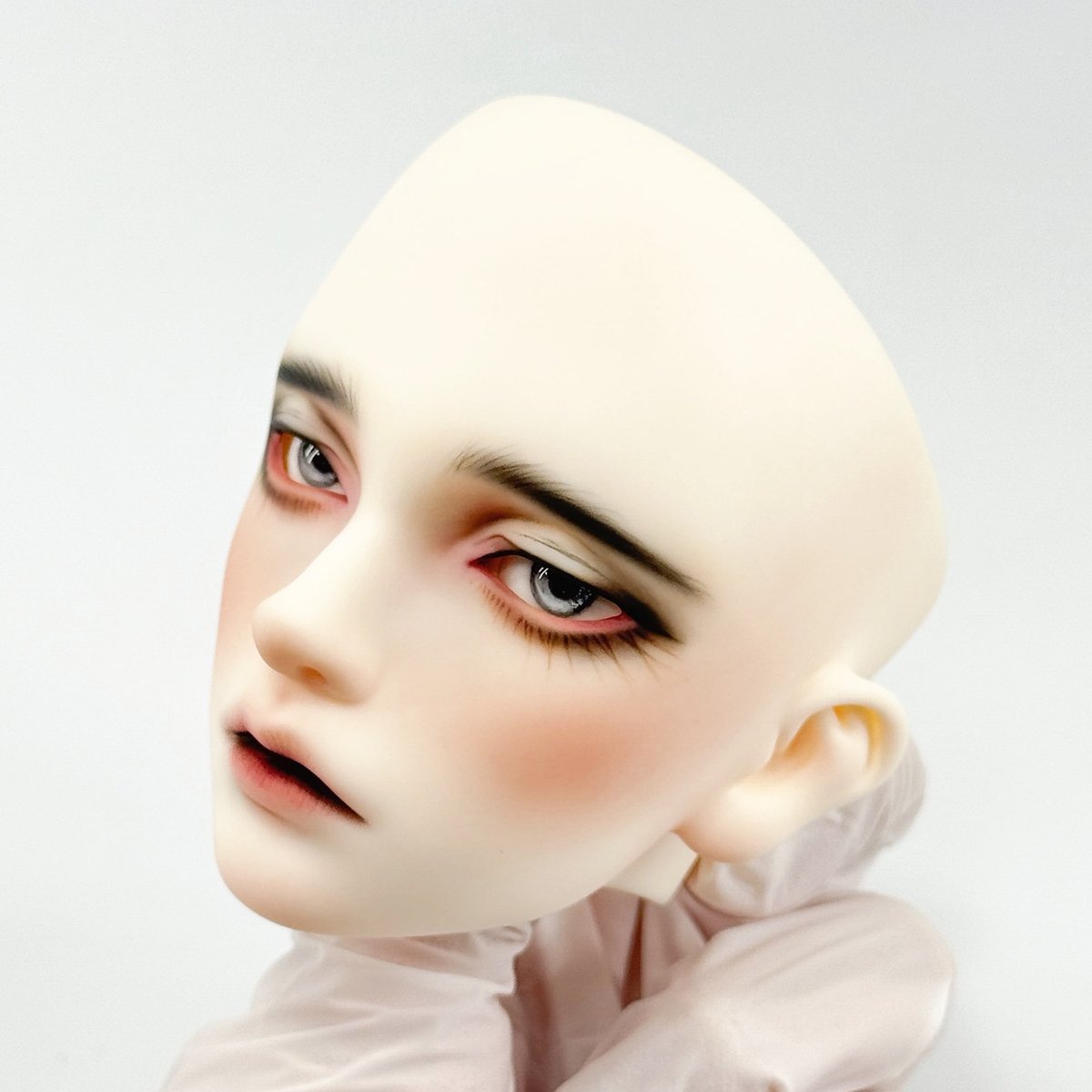 스위치 카이엔 타입 메이크업 작업

핸드폰으로 촬영 후 보정한 사진입니다
blog.naver.com/dear_rabbit_/2…