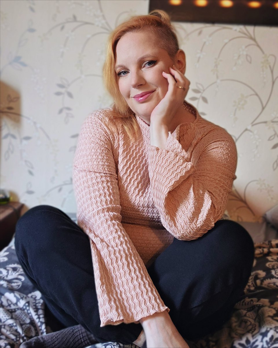 Live in Twitch and Youtube!🔴4

Threw Valk cam like Tom Brady...straight into a wall 🏈💀

Spent 10 mins watching my own useless camera while teammates screames for help 🤡

Vallkyrie mains, don't do this! Let me teach you the way!😎 

Live on Twitch 👉 twitch.tv/runoutofaname