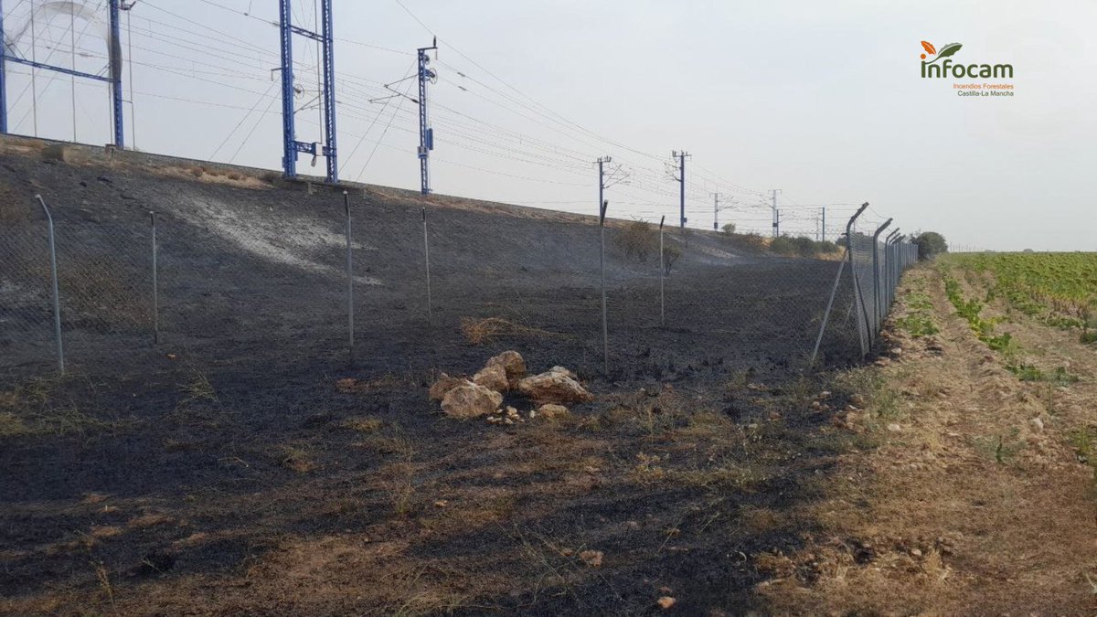 ➡️ACTUALIZACIÓN
▶️#IFYebes en #Guadalajara CONTROLADO. En la zona #INFOCAM de <a href="/gobjccm/">Gobierno de Castilla-La Mancha</a> con:

🚚 5 medios terrestres
👥 22 efectivos #BBFF #AAMM

Contra los #IIFF #ActuaresProteger
ℹ️goo.su/61BCzS