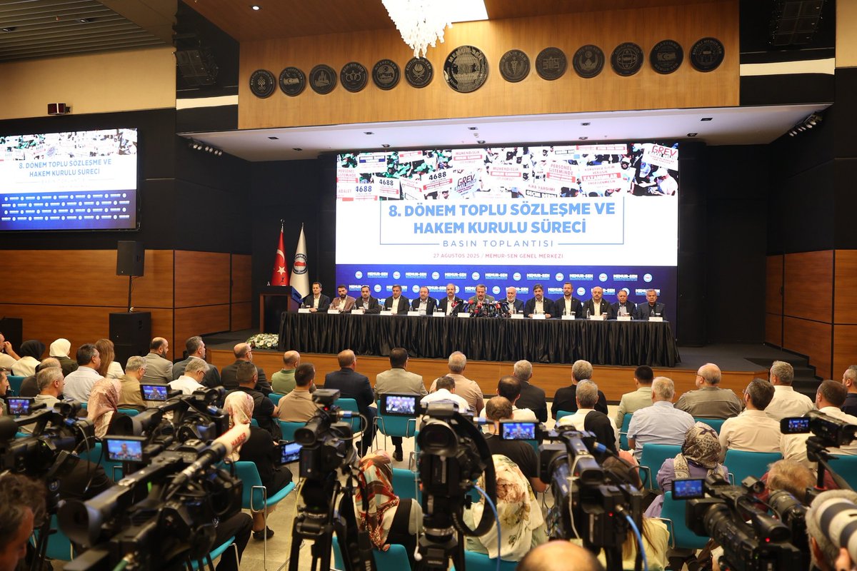 عقد الاتحاد مؤتمراً صحفياً حول فشل المفاوضات في الاتفاقية الجماعية الثامنة. ❌
قانون 4688 يقيد حرية التفاوض الجماعي، وهيئة التحكيم بعيدة عن العدالة، ومطالب الموظفين العموميين لا تزال غير ملبّاة.
مامور-سان ستواصل النضال من أجل أجور عادلة، وعدالة في الدخل، وحقوق العمال. ✊