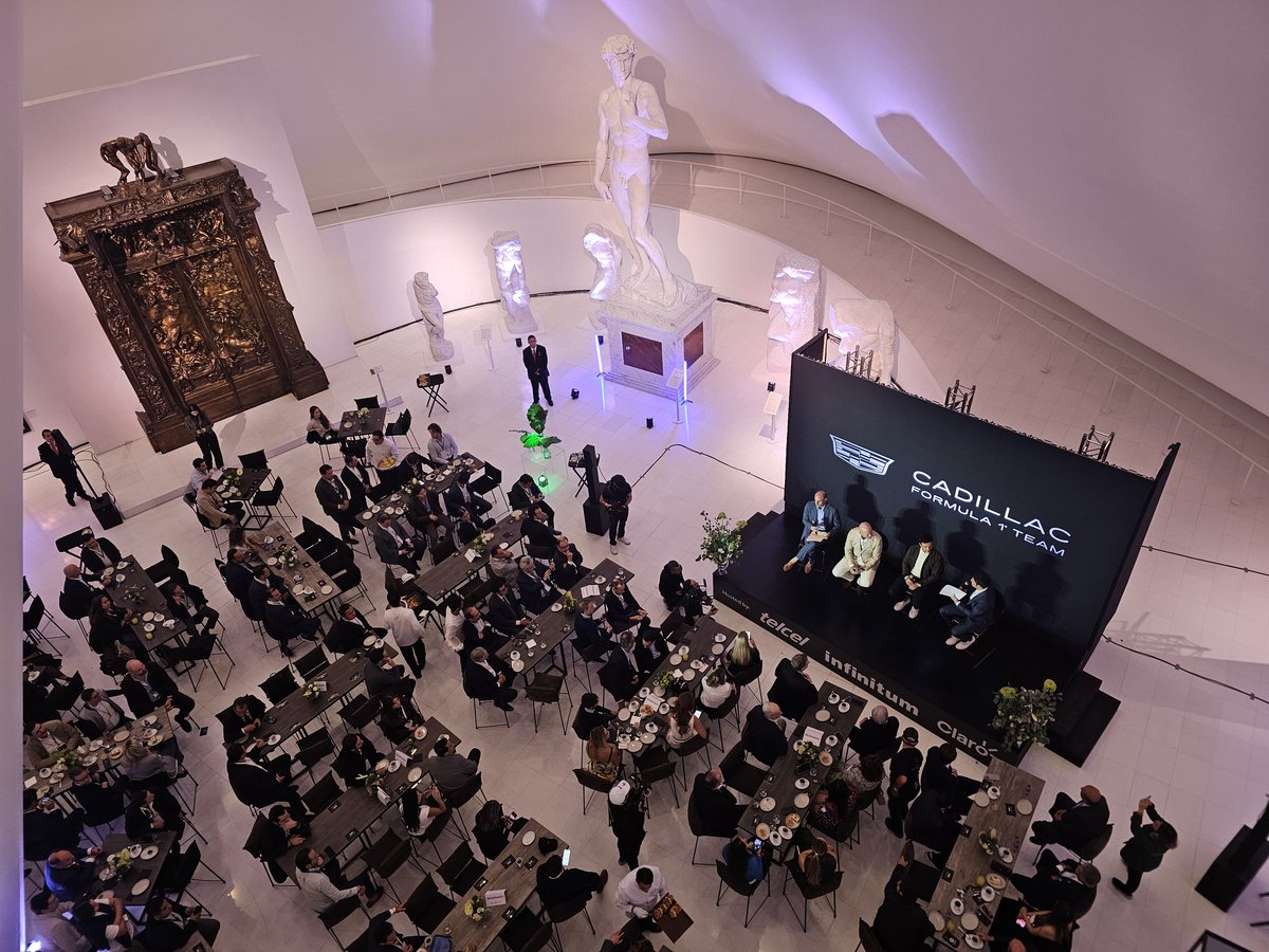 ¡De vuelta a #F1! 
<a href="/SChecoPerez/">Sergio Pérez</a> <a href="/Cadillac_F1/">Cadillac Formula 1 Team</a> y <a href="/escuderiatelmex/">Escudería Telmex</a> <a href="/Carlos_Slim_D/">Carlos Slim Domit</a>
#México