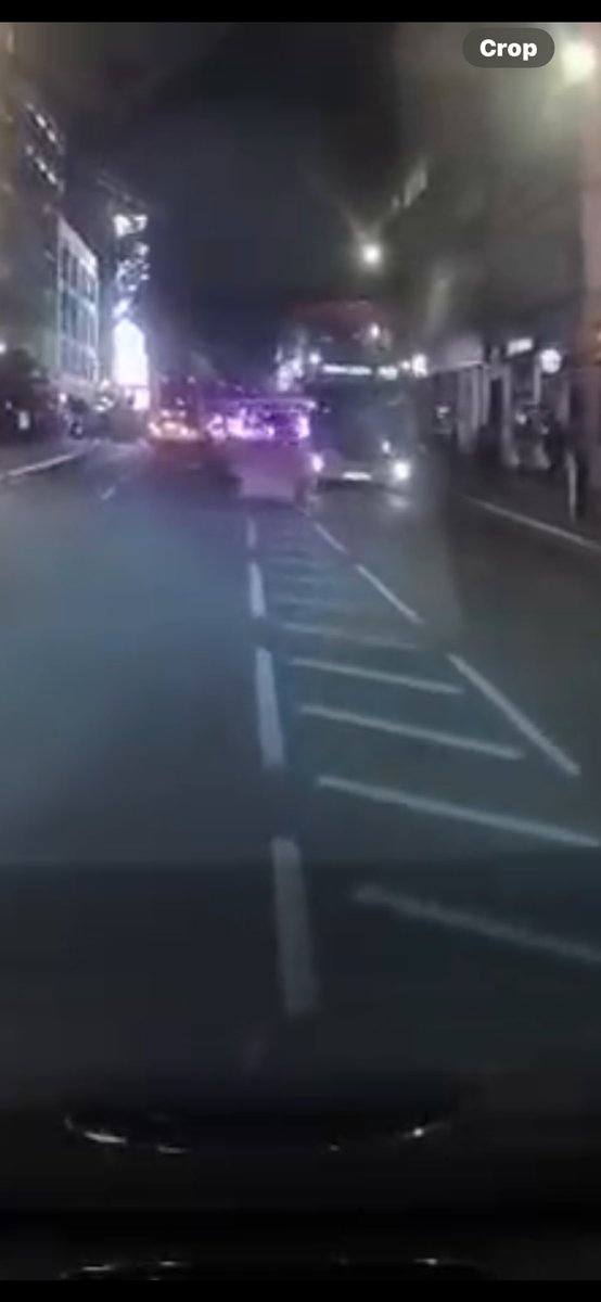 BBCTomEdwards's tweet image. NEW: Footage obtained by BBC London shows crash on Saturday night on Oxford St between a rickshaw &amp;amp; bus that left 3 in hospital. It has led to calls for quicker regulation of the rickshaw industry. More 1830 @BBCLondonNews