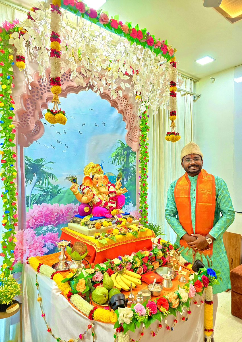 VISHALADMANE2's tweet photo. गणपती बाप्पा मोरया 🌺🙏
गणेशोत्सवाच्या हार्दिक शुभेच्छा 🙏❤️🚩#GanpatiBappaMorya #Ganpati2025 https://t.co/Pm0I1cV5IC