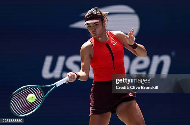 TheTennisTalker's tweet image. Emma Raducanu 🇬🇧 thrashes Janice Tjen 🇮🇩 6-2 6-1 to advance into round 3 of the US Open!!

 ❤️ 👏 ❤️ 👏