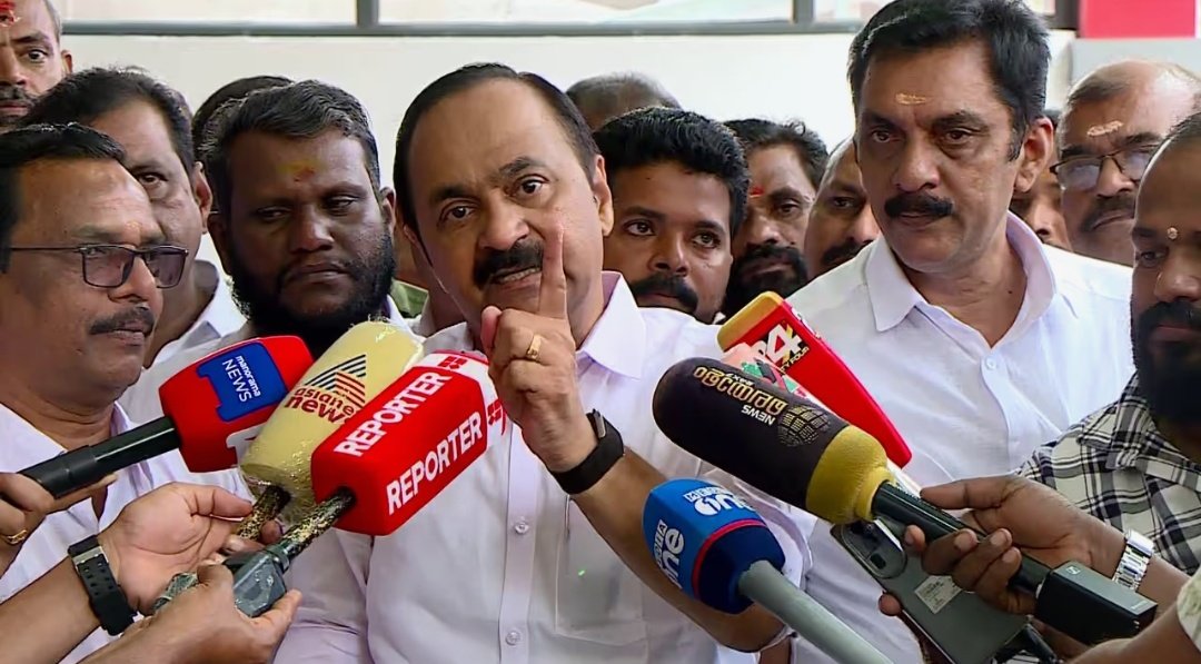 ഇന്നലെ സതീശന്റെയും, ഇന്ന് ഷാഫിയുടെയും പെരുമാറ്റത്തിന്ന് മനസ്സിലാക്കേണ്ടത്,

രാഹുലിന്റെ വിഷയം വന്ന ശേഷം കോൺഗ്രസാകെ പ്രതിരോധത്തിലായി Emotionally and Mentally തകർന്ന് ഇരിക്കുവാണ്.

ഇനി ചെറിയ പ്രകോപനങ്ങളാൽ പോലും കോൺഗ്രെസ്സുകാർ Violenceന്റെ പാത തിരെഞ്ഞെടുതേക്കും.

Be careful comrades.