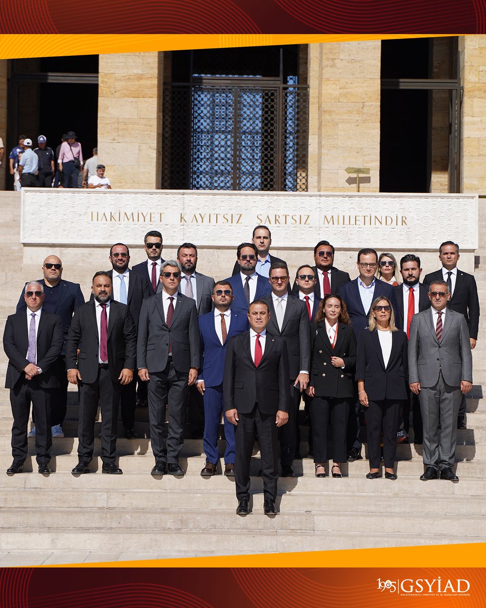 1905gsyiad's tweet photo. 1905 GSYİAD olarak 30 Ağustos Zafer Bayramı haftasında Anıtkabir’i ziyaret ettik.

Büyük Zafer’in yıldönümünde, Ulu Önder Mustafa Kemal Atatürk’ün huzurunda, Anıtkabir’i ziyaret ettik.

Başkanımız Murat Sancaktar, Atatürk’ün mozolesine çelenk bıraktı. Saygı duruşunun ardından Anıtkabir Özel Defteri imzalandı. 

Cumhuriyetimizin kurucusu Gazi Mustafa Kemal Atatürk’ün ilke ve değerlerine bağlılığımızı bir kez daha gururla ifade ettik.