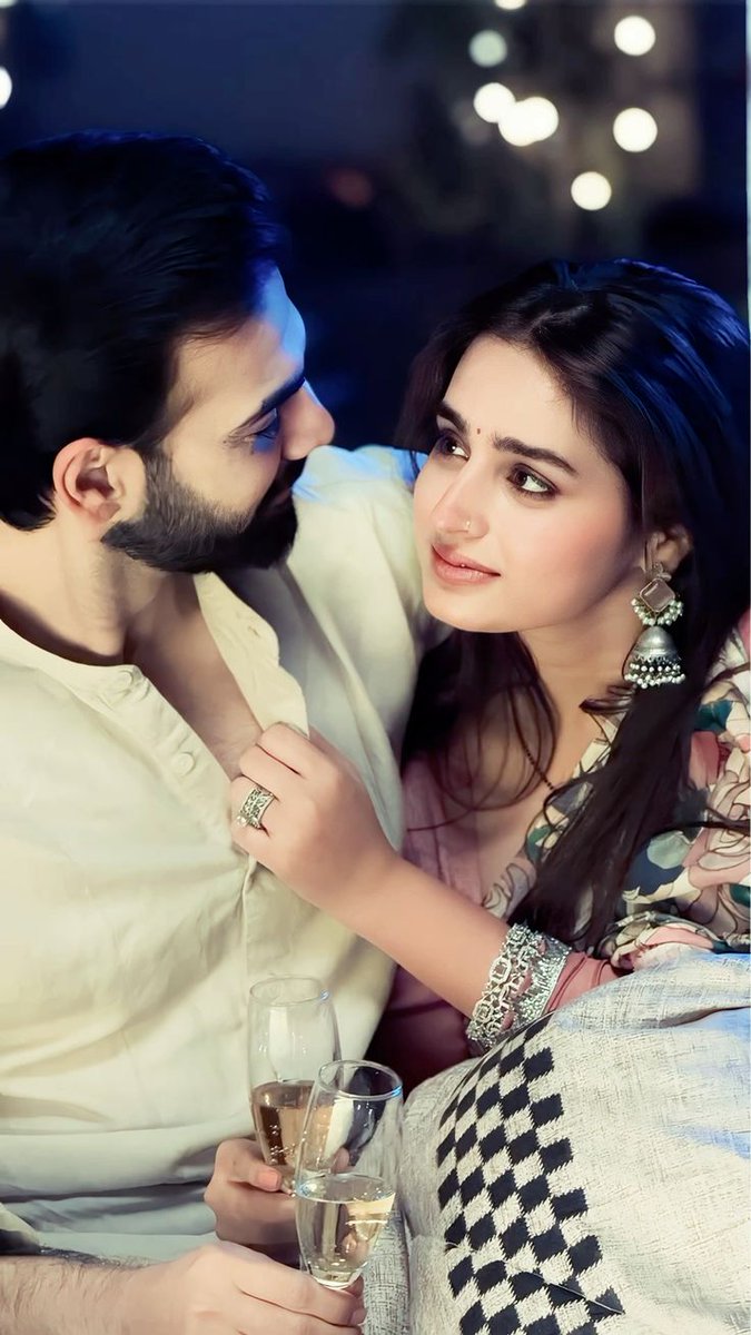 یہ دل تو کہتا ہے
 زمانے سے چھپا لوں
 تم کو🥰
دل کی دھڑکن
 کی طرح دل میں
 بسا لوں تم کو💞

💙💞💙
#سوچ_کا_سفر