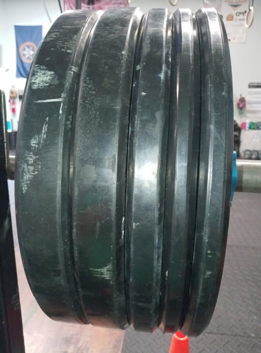 Hearthrose_IC's tweet image. Getting back to lifting heavy.  Slowly exploring what my body will do while retraining.  Last week reclaimed 245lb deadlift.  Today reclaimed 215lb back squat. #deadlift #powerlifting #backsquat #squat

These aren't A) all time PRs (no where near!) or B) current PRs - I'm not