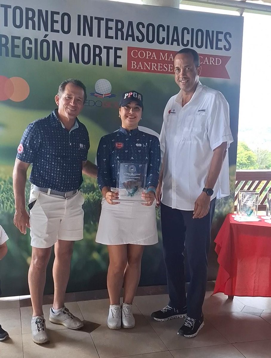 🏌️‍♂️ La Asociación de Golf de Santiago (Sagolf) se coronó campeona por 4ta ocasión consecutiva en el Torneo Interasociaciones Región Norte, celebrado en el campo Las Aromas, Santiago, organizado por <a href="/fedogolfrd/">FEDOGOLF</a>.
Total: 164.8 pts | Puerto Plata 135.3| La Vega 131.75 ⛳️