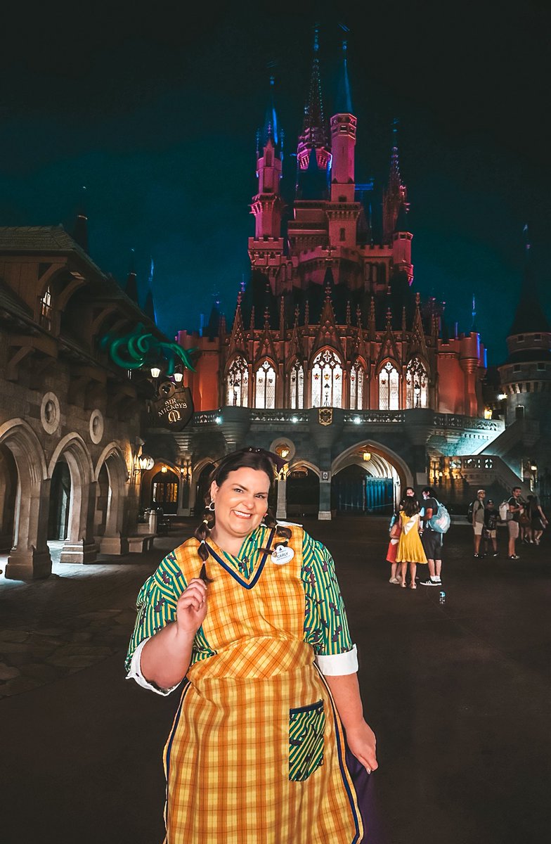 nola_swiftie's tweet photo. The life of a bat princess 🦇 🏰
#castlife @WaltDisneyWorld https://t.co/NVRaXpWoVb