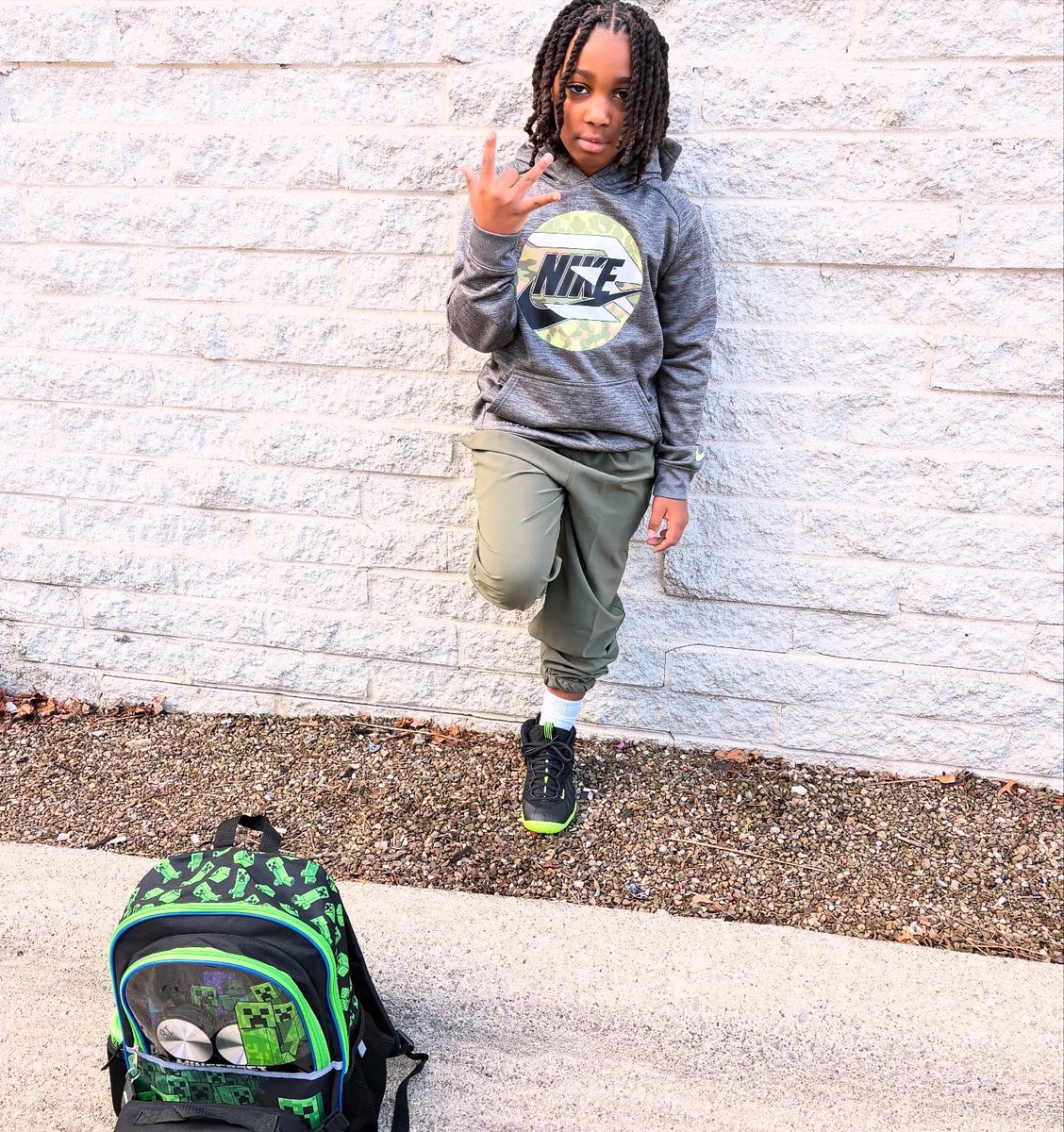 Ayee_Yo_KayKay's tweet photo. Can’t believe I really got a Second Grader🥺💙📚✏️ #myson #imastickbesideem #babyYoung #cbfw #mineeee #mommylovesyou #followthetrendz #king #life #fashion #Influencer https://t.co/s4A0XSiSmq