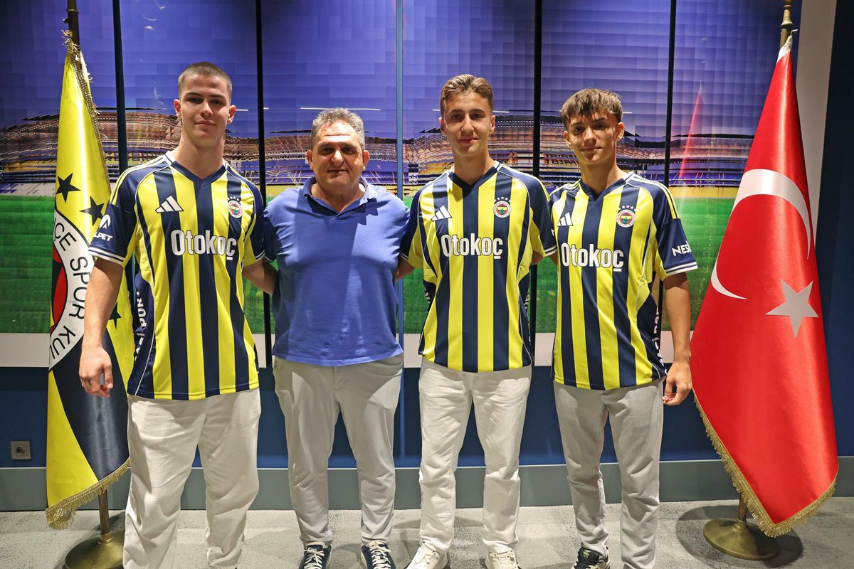 sehiterdinc's tweet photo. BURSASPOR'dan üç futbolcunun transferini FENERBAHÇE'ye gerçekleştirdik. SELAHATTİN SEVİM, ERCÜMENT SANCAKLI ve AHMET EFE ÇAKMAKKAYA'nın transfer sürecinde emeği geçen herkese teşekkürler. FENERBAHÇE camiasına hayırlı olsun. https://t.co/HCQ5XJhUjy