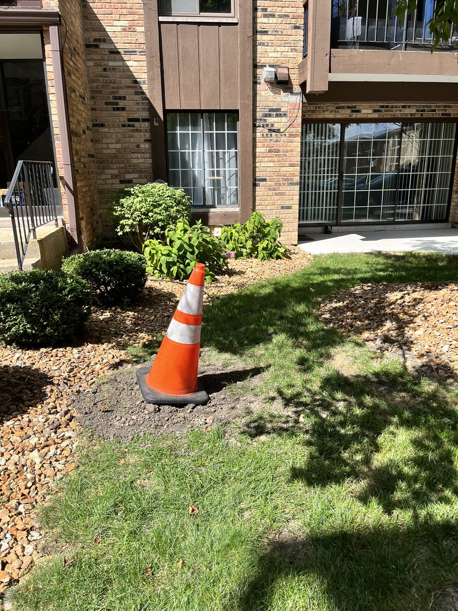 DaleZawada's tweet photo. @Xfinity did service in our area yesterday and now everyone in the condos Internet works but mine lol. It was working fine before fellas. They say they can come out Sunday. That’s 5 days without internet and I work from home. No big deal for them I guess. #xfinity wtf? https://t.co/pxNFuwX9yS