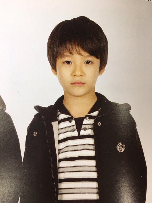 ให้ยิ้มก้ยิ้ม ให้หน้านิ่งก้หน้านิ่ง นี่เด้กเก่งค่ะ